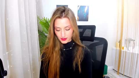 Snapshot of heartedlove_1 chatting on 03-11-25, 11:44 heartedlove_1 online show from 03-11-25, 11:44