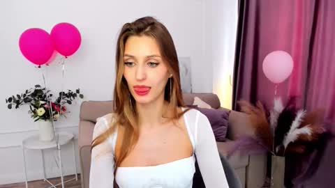 Snapshot of heartedlove_1 chatting on 09-12-25, 06:57 heartedlove_1 online show from 09-12-25, 06:57