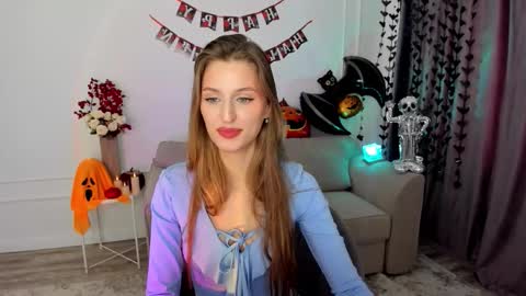 Snapshot of heartedlove_1 chatting on 10-12-25, 11:53 heartedlove_1 online show from 10-12-25, 11:53