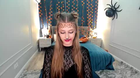 Snapshot of heartedlove_1 chatting on 10-13-25, 11:43 heartedlove_1 online show from 10-13-25, 11:43