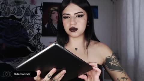 Snapshot of heatherdemonzx_ chatting on 02-02-25, 11:40 HEATHER DEMONZX Please help me to reach 100 thumbs up online show from 02-02-25, 11:40