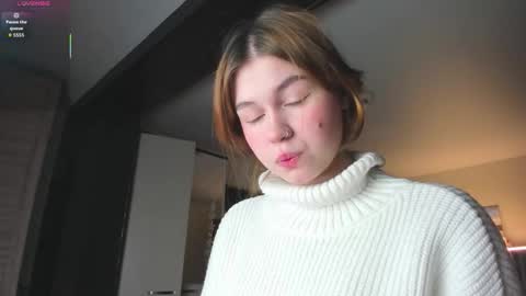 Snapshot of heathernextdoor chatting on 11-26-25, 03:29 Heather online show from 11-26-25, 03:29