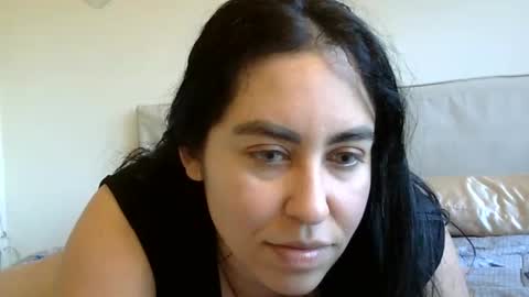 Snapshot of heatwavee chatting on 12-31-24, 01:19 heatwavee online show from 12-31-24, 01:19