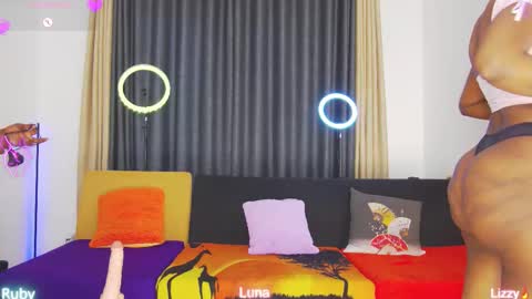 Snapshot of heaven_gall_ chatting on 09-09-25, 06:13 AngieLizzy online show from 09-09-25, 06:13