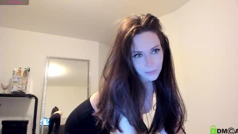 Snapshot of heaveniabb chatting on 01-05-25, 04:36 Helen online show from 01-05-25, 04:36