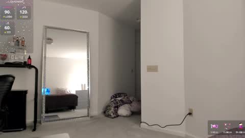 Snapshot of heaveniabb chatting on 01-17-25, 03:55 Helen online show from 01-17-25, 03:55