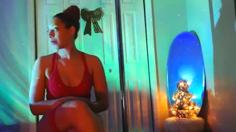 Heavenllyy online show from 12-29-24, 02:38