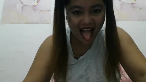 Snapshot of heavenlyeyes69 chatting on 12-19-24, 08:34 heavenlyeyes69 online show from 12-19-24, 08:34