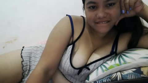 Snapshot of heavenlyeyes69 chatting on 10-15-25, 09:26 heavenlyeyes69 online show from 10-15-25, 09:26