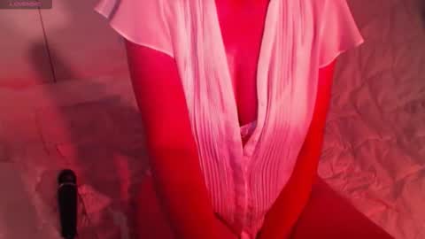 Snapshot of heavenlykiss chatting on 09-18-25, 07:43 Chani online show from 09-18-25, 07:43