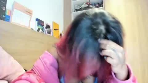 Snapshot of heavenngirlyy444 chatting on 10-22-25, 04:35 Heaven online show from 10-22-25, 04:35