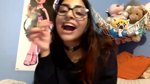 Snapshot of heavensbunny chatting on 12-06-24, 06:04 heaven the muslim slut online show from 12-06-24, 06:04