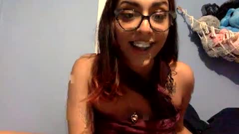 Snapshot of heavensbunny chatting on 02-20-25, 10:59 heaven the muslim slut online show from 02-20-25, 10:59