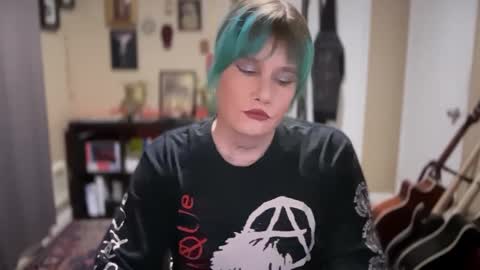 Snapshot of heavensentttt chatting on 12-02-24, 09:24 Saoirse online show from 12-02-24, 09:24