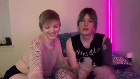 Snapshot of heavensentttt chatting on 01-26-25, 04:09 Saoirse online show from 01-26-25, 04:09