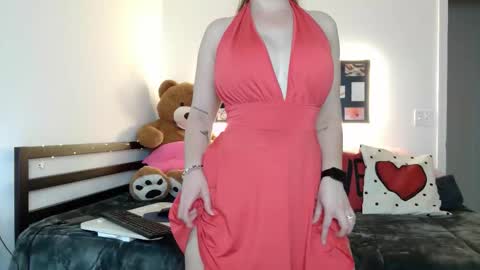 Snapshot of hebelongs2her chatting on 01-15-26, 09:18 hebelongs2her online show from 01-15-26, 09:18