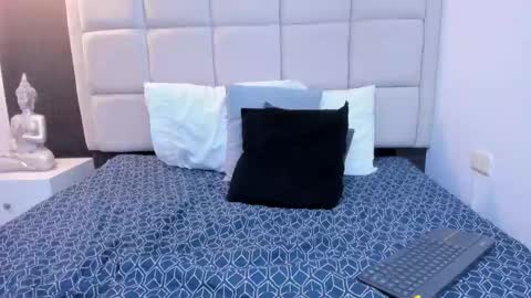 Snapshot of hecate1_ chatting on 02-24-25, 11:41 Keira Hecate online show from 02-24-25, 11:41
