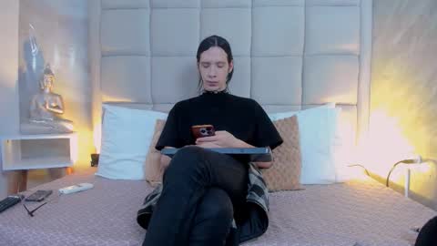 Snapshot of hecate1_ chatting on 09-27-25, 08:03 Keira Hecate online show from 09-27-25, 08:03