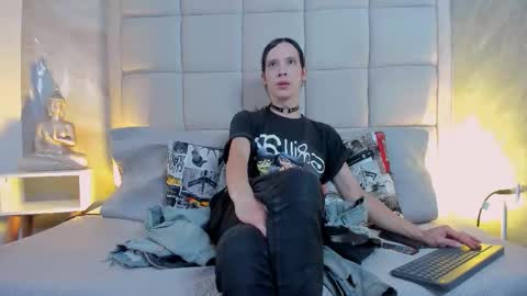 Snapshot of hecate1_ chatting on 10-29-25, 07:48 Keira Hecate online show from 10-29-25, 07:48