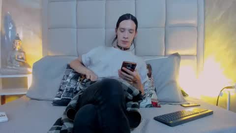 Snapshot of hecate1_ chatting on 11-02-25, 08:00 Keira Hecate online show from 11-02-25, 08:00