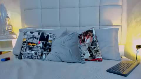 Snapshot of hecate1_ chatting on 11-04-25, 09:03 Keira Hecate online show from 11-04-25, 09:03