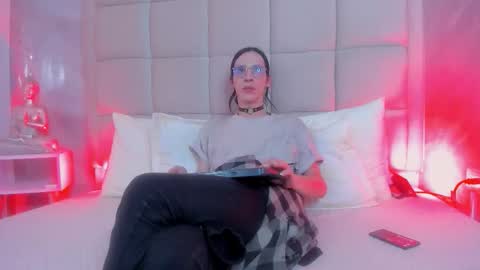 Snapshot of hecate1_ chatting on 11-30-25, 07:51 Keira Hecate online show from 11-30-25, 07:51