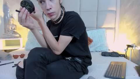 Snapshot of hecate1_ chatting on 12-20-25, 06:37 Keira Hecate online show from 12-20-25, 06:37