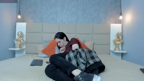 Keira Hecate online show from 04-21-26, 07:06