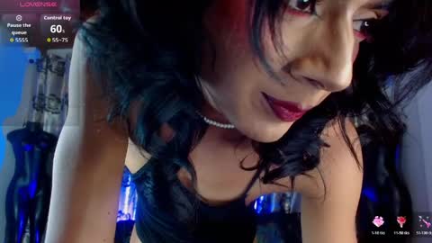 Snapshot of hecate_doll chatting on 05-21-26, 04:58 hecate_doll online show from 05-21-26, 04:58