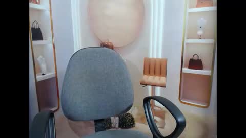 Snapshot of hechin chatting on 01-09-26, 02:42 love bug online show from 01-09-26, 02:42