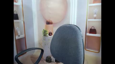 Snapshot of hechin chatting on 01-14-26, 03:23 love bug online show from 01-14-26, 03:23