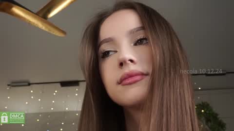 Snapshot of hecola chatting on 12-10-24, 02:28 Nika next stream  200pm GMT online show from 12-10-24, 02:28