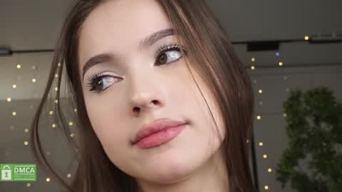 Snapshot of hecola chatting on 12-26-24, 03:42 Nika next stream  200pm GMT online show from 12-26-24, 03:42