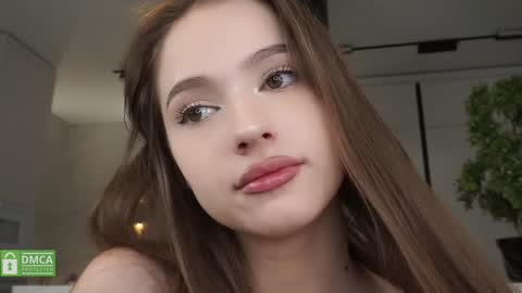 Snapshot of hecola chatting on 01-22-25, 02:14 Nika next stream  200pm GMT online show from 01-22-25, 02:14