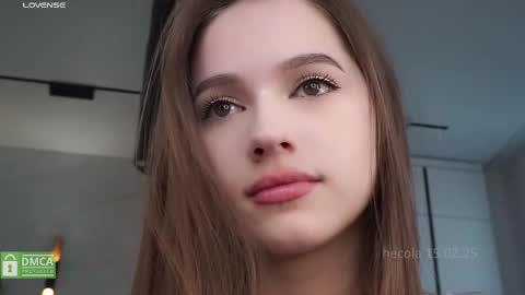 Snapshot of hecola chatting on 02-15-25, 11:17 Nika next stream  200pm GMT online show from 02-15-25, 11:17