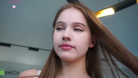 Snapshot of hecola chatting on 09-17-25, 01:46 Nika next stream  200pm GMT online show from 09-17-25, 01:46