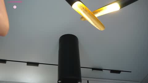 Snapshot of hecola chatting on 10-23-25, 10:47 Nika next stream  200pm GMT online show from 10-23-25, 10:47