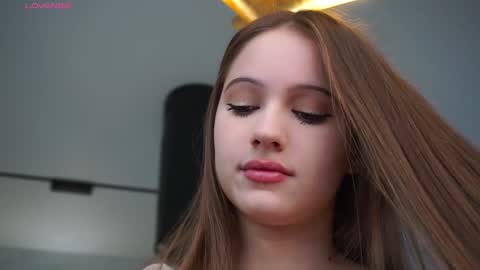 Snapshot of hecola chatting on 11-02-25, 08:17 Nika next stream  200pm GMT online show from 11-02-25, 08:17