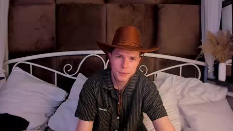 Snapshot of hector_spector chatting on 10-18-25, 11:55 Hector online show from 10-18-25, 11:55