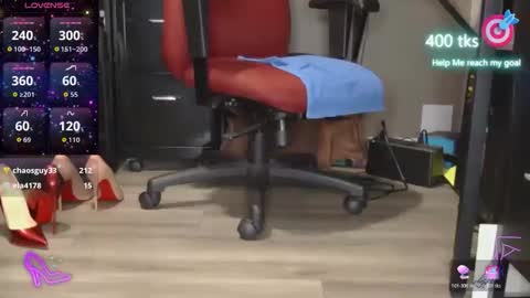 Snapshot of heelsslav21 chatting on 03-04-26, 09:32 heelsslav21 online show from 03-04-26, 09:32