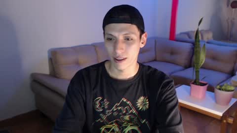 Snapshot of hefesto_69 chatting on 12-12-24, 11:36 hefesto_69 online show from 12-12-24, 11:36