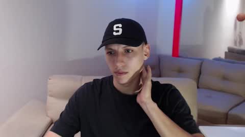 Snapshot of hefesto_69 chatting on 03-06-25, 07:32 hefesto_69 online show from 03-06-25, 07:32