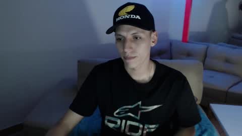 Snapshot of hefesto_69 chatting on 03-08-25, 11:18 hefesto_69 online show from 03-08-25, 11:18