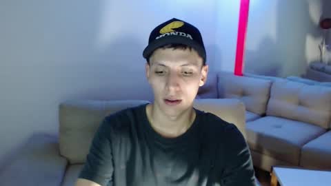 Snapshot of hefesto_69 chatting on 03-10-25, 03:34 hefesto_69 online show from 03-10-25, 03:34