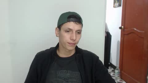 Snapshot of hefesto_69 chatting on 10-15-25, 03:06 hefesto_69 online show from 10-15-25, 03:06