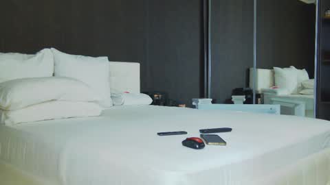 Helen online show from 02-24-25, 01:24