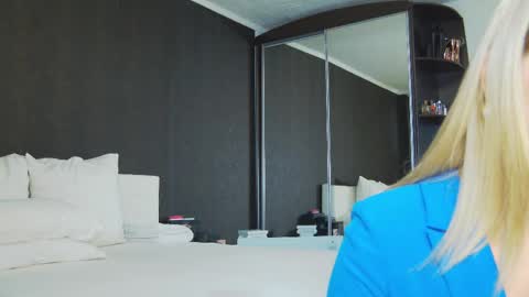 Helen online show from 02-25-25, 09:42