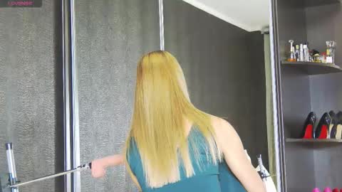 Helen online show from 11-25-25, 06:52