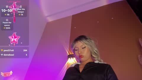 Snapshot of heicel_ chatting on 12-13-24, 12:09 Heicel online show from 12-13-24, 12:09