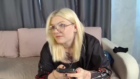 Emma online show from 05-22-26, 10:54